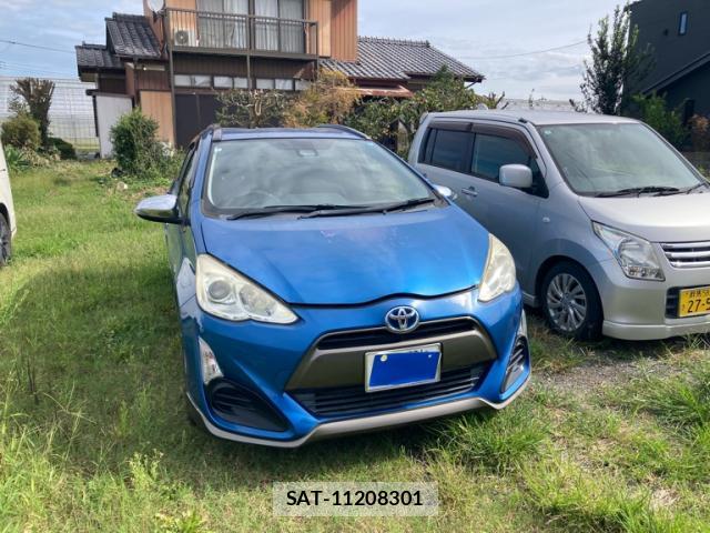 Toyota AQUA 2016-02 8875970-1