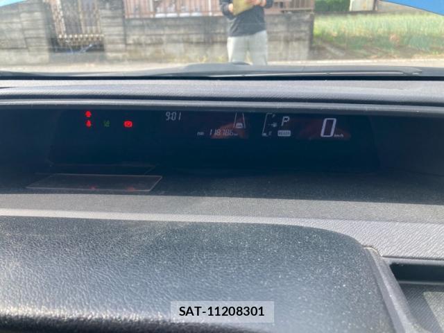 Toyota AQUA 2016-02 8875970-10