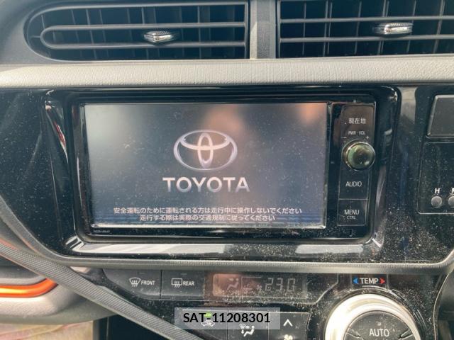 Toyota AQUA 2016-02 8875970-16