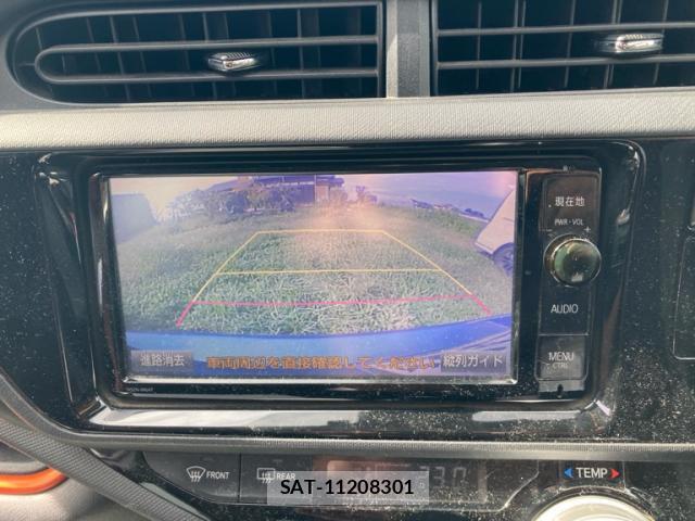 Toyota AQUA 2016-02 8875970-17