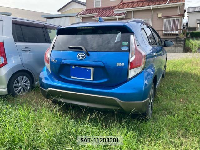 Toyota AQUA 2016-02 8875970-2