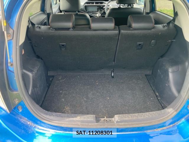 Toyota AQUA 2016-02 8875970-3