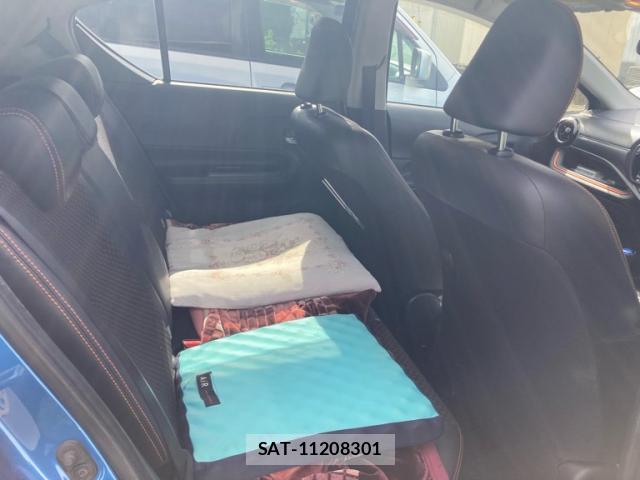 Toyota AQUA 2016-02 8875970-6