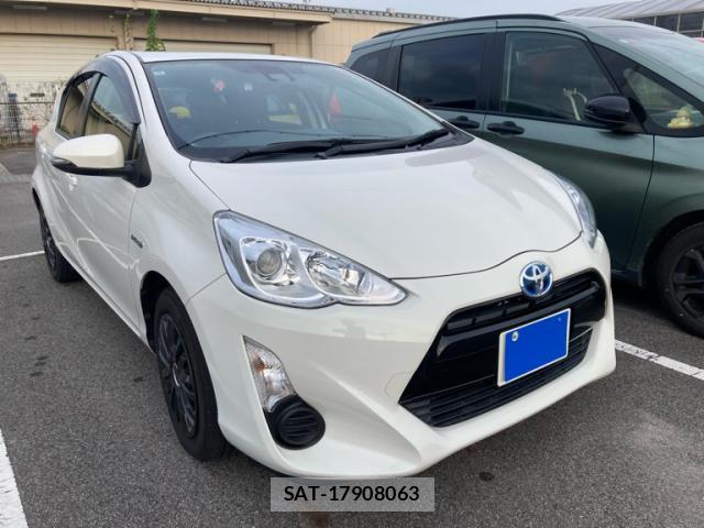 Toyota AQUA 2016-04 8875993-1