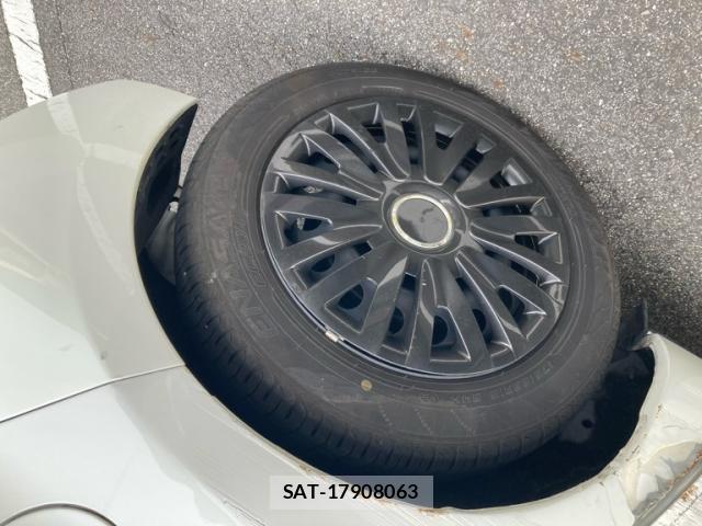 Toyota AQUA 2016-04 8875993-13