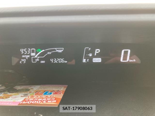 Toyota AQUA 2016-04 8875993-17