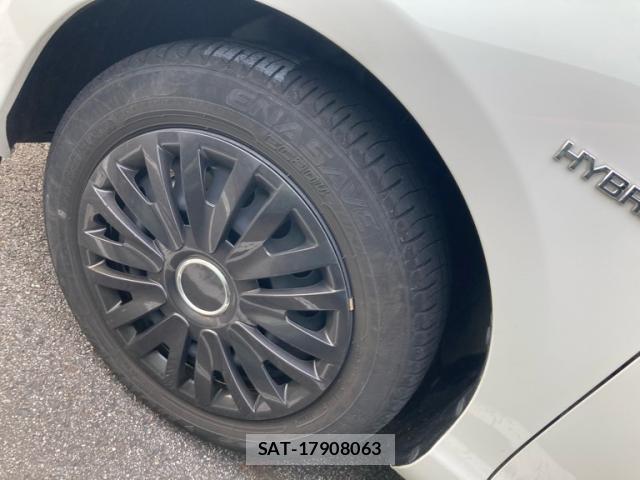 Toyota AQUA 2016-04 8875993-2