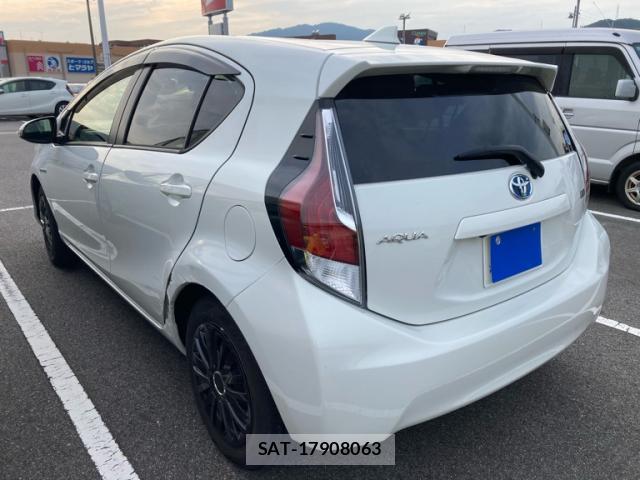 Toyota AQUA 2016-04 8875993-3