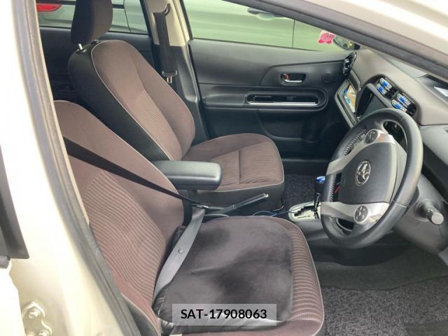 Toyota AQUA 2016-04 8875993-8