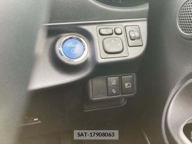 Toyota AQUA 2016-04 8875993-9