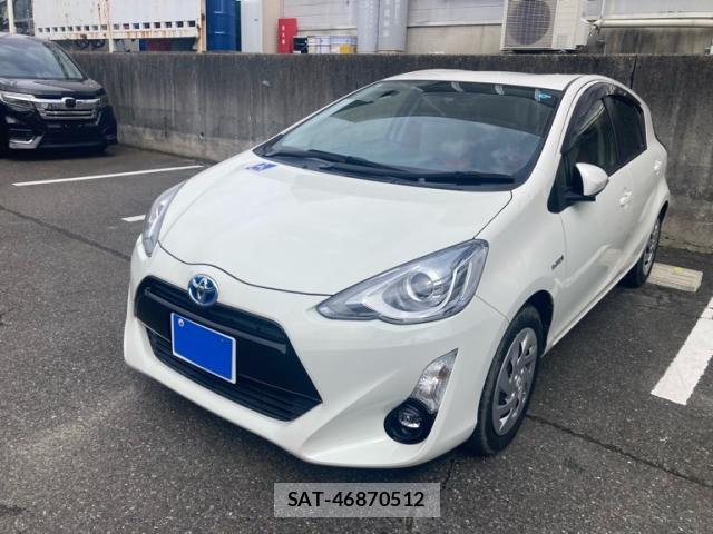 Toyota AQUA 2016-03 8876001-1