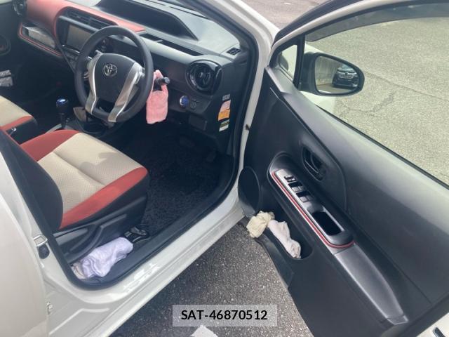 Toyota AQUA 2016-03 8876001-10