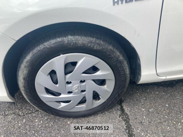 Toyota AQUA 2016-03 8876001-12