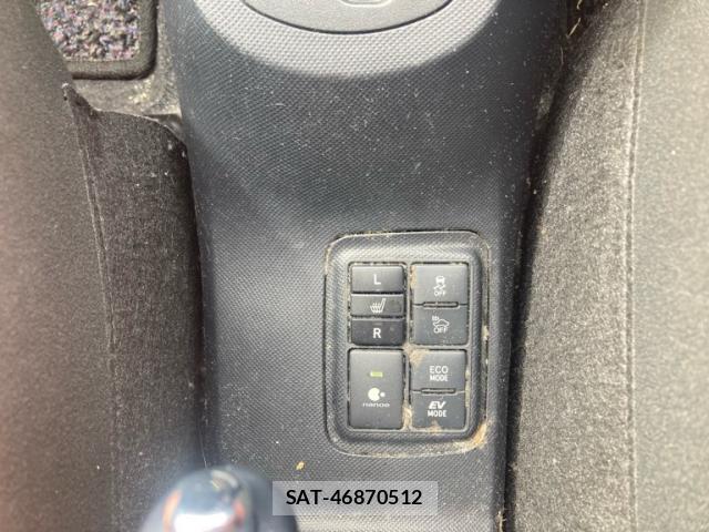 Toyota AQUA 2016-03 8876001-17