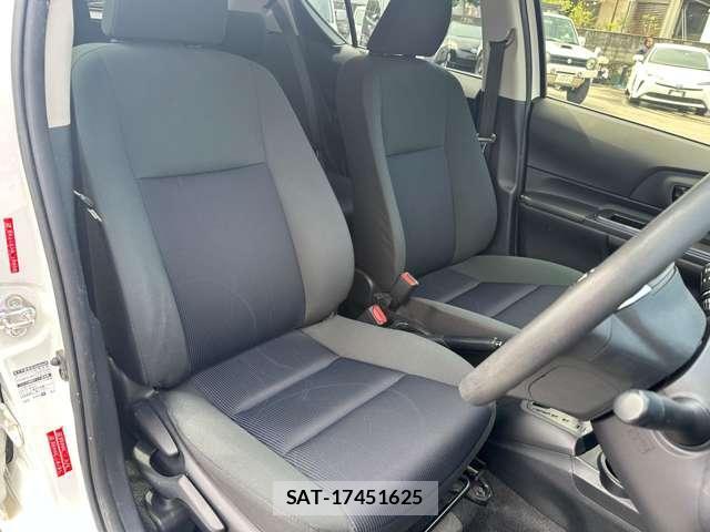 Toyota AQUA 2015-08 8876019-2