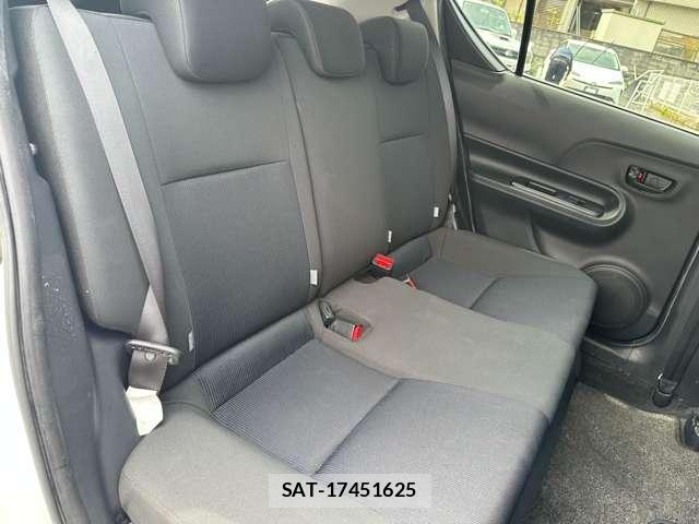 Toyota AQUA 2015-08 8876019-3