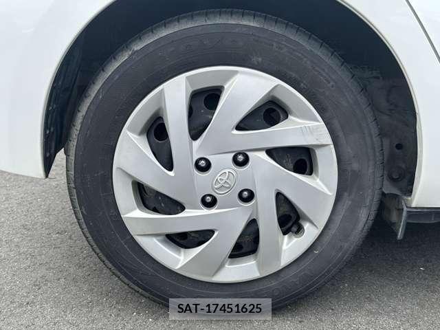 Toyota AQUA 2015-08 8876019-7