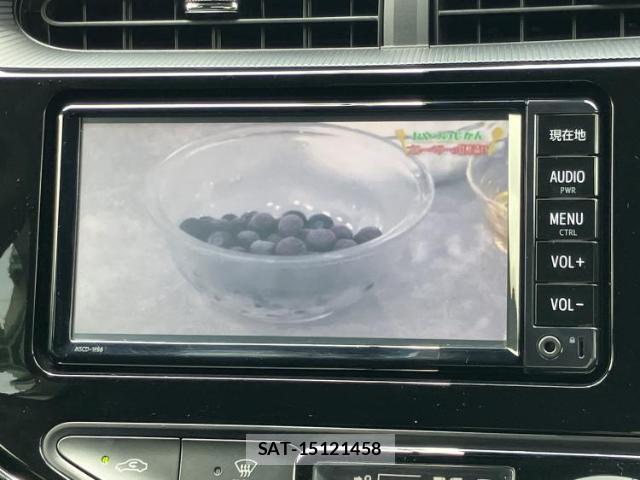 Toyota AQUA 2018-03 8876055-10