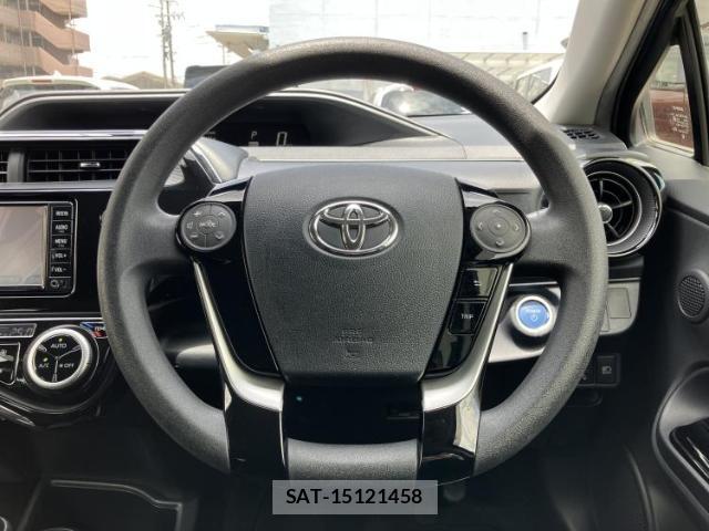 Toyota AQUA 2018-03 8876055-13