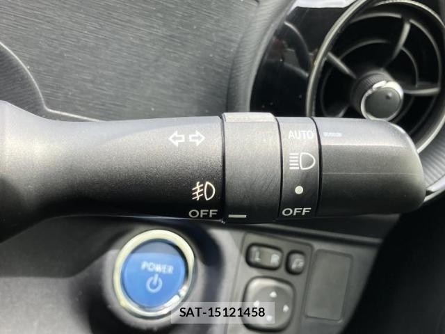 Toyota AQUA 2018-03 8876055-14