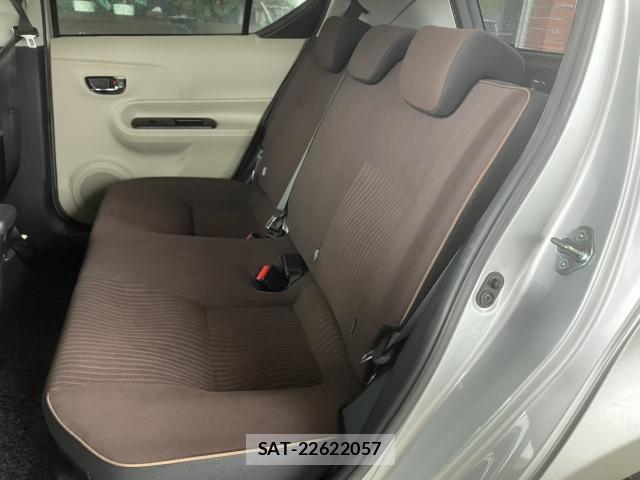 Toyota AQUA 2012-08 8876063-6
