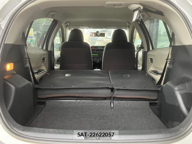 Toyota AQUA 2012-08 8876063-7