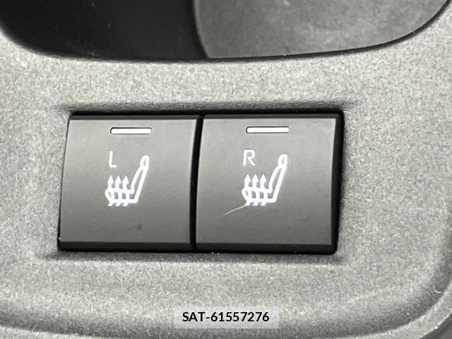 Toyota AQUA 2024-08 8876151-12