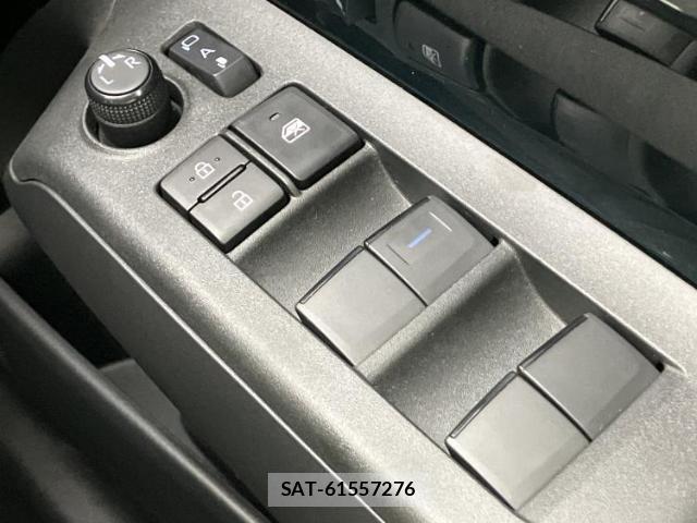 Toyota AQUA 2024-08 8876151-16