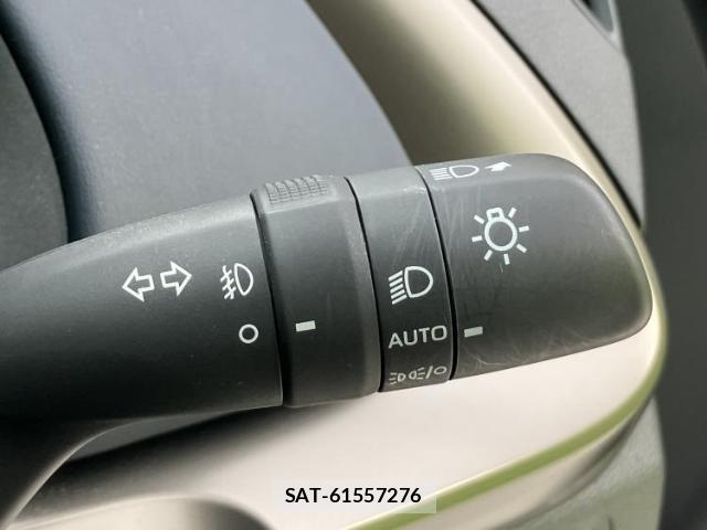 Toyota AQUA 2024-08 8876151-17