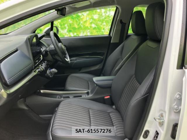 Toyota AQUA 2024-08 8876151-5