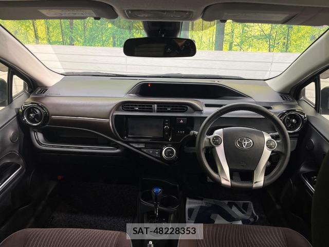 Toyota AQUA 2016-12 8876189-1