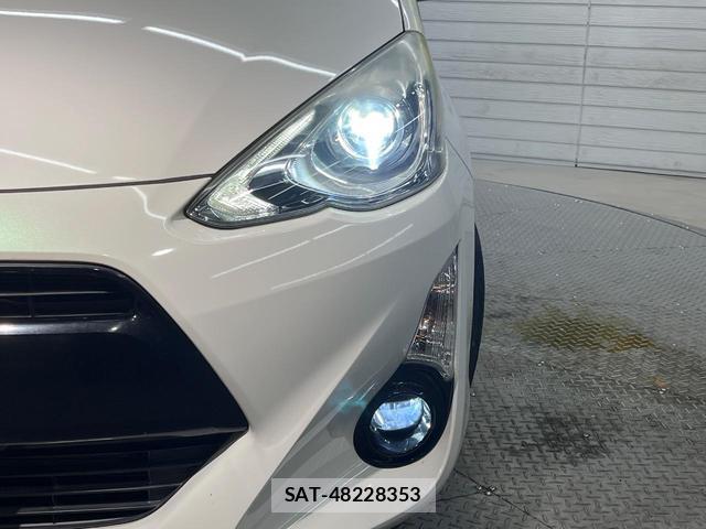Toyota AQUA 2016-12 8876189-11