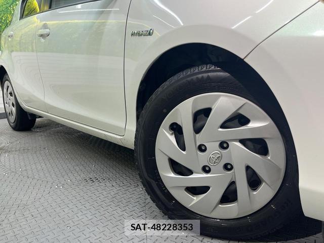 Toyota AQUA 2016-12 8876189-12