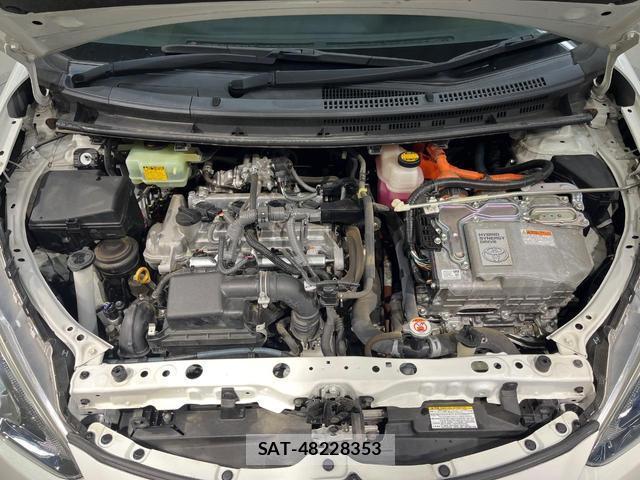 Toyota AQUA 2016-12 8876189-17