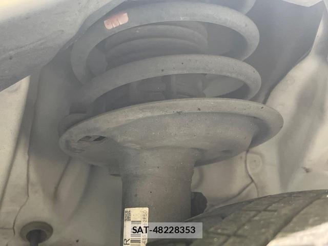 Toyota AQUA 2016-12 8876189-19