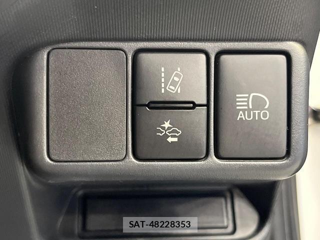 Toyota AQUA 2016-12 8876189-4