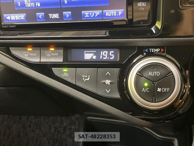 Toyota AQUA 2016-12 8876189-5