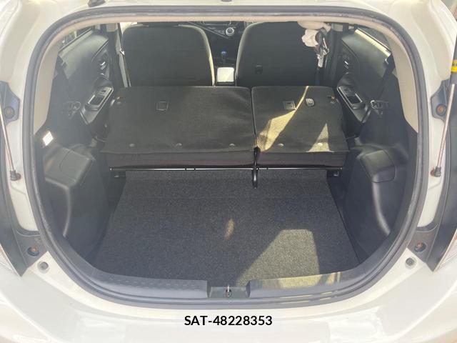 Toyota AQUA 2016-12 8876189-9