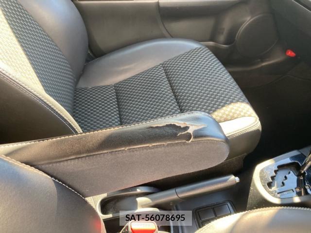 Toyota AQUA 2016-08 8876235-11
