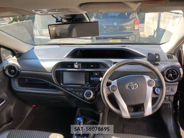 Toyota AQUA 2016-08 8876235-15