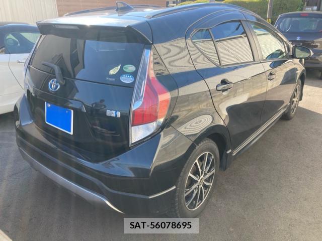 Toyota AQUA 2016-08 8876235-8