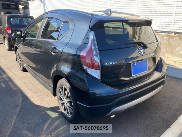 Toyota AQUA 2016-08 8876235-9