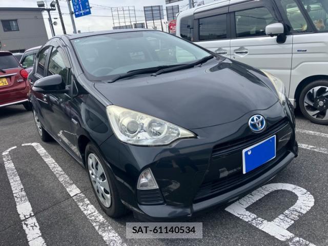 Toyota AQUA 2014-01 8876252-0