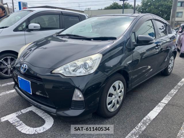 Toyota AQUA 2014-01 8876252-1
