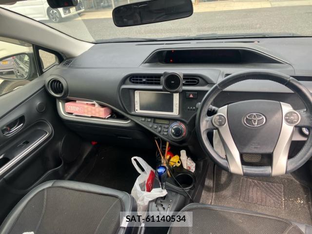 Toyota AQUA 2014-01 8876252-4
