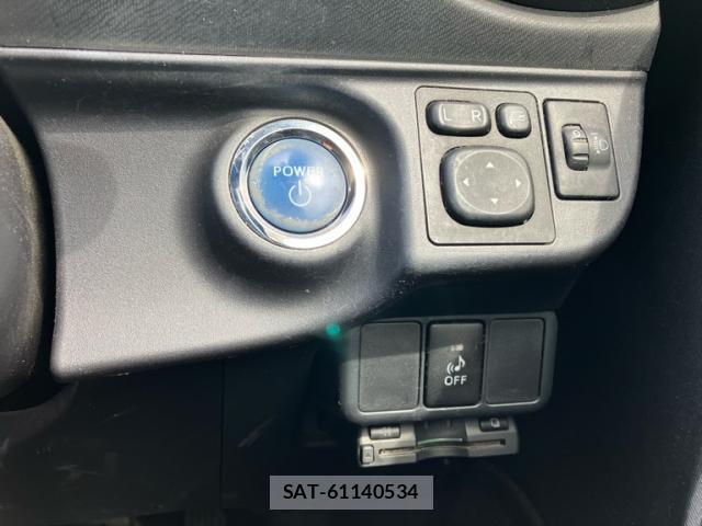 Toyota AQUA 2014-01 8876252-6