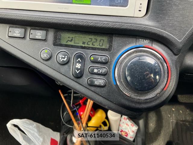 Toyota AQUA 2014-01 8876252-8