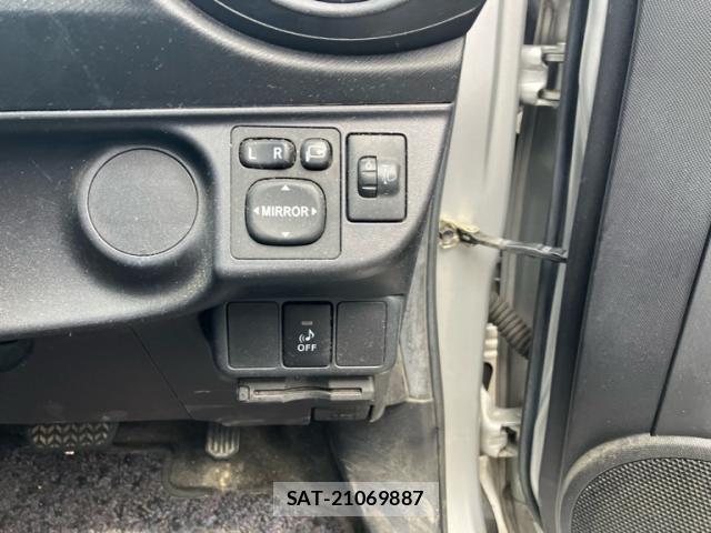 Toyota AQUA 2013-11 8876266-10