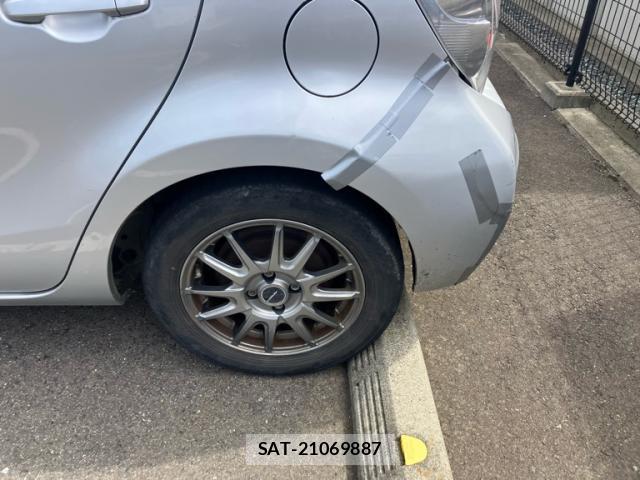Toyota AQUA 2013-11 8876266-3