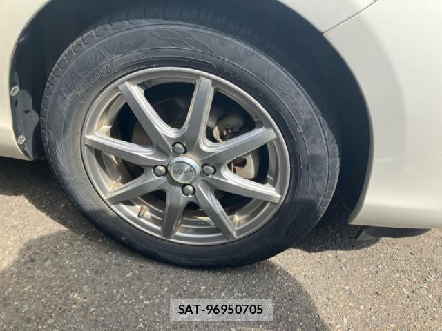 Toyota AQUA 2013-03 8876268-12